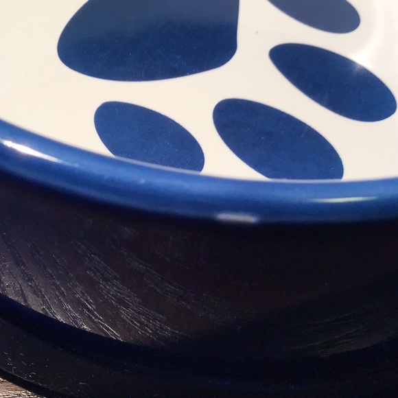 EUC Pet Food Bowl - Picture 4 of 4